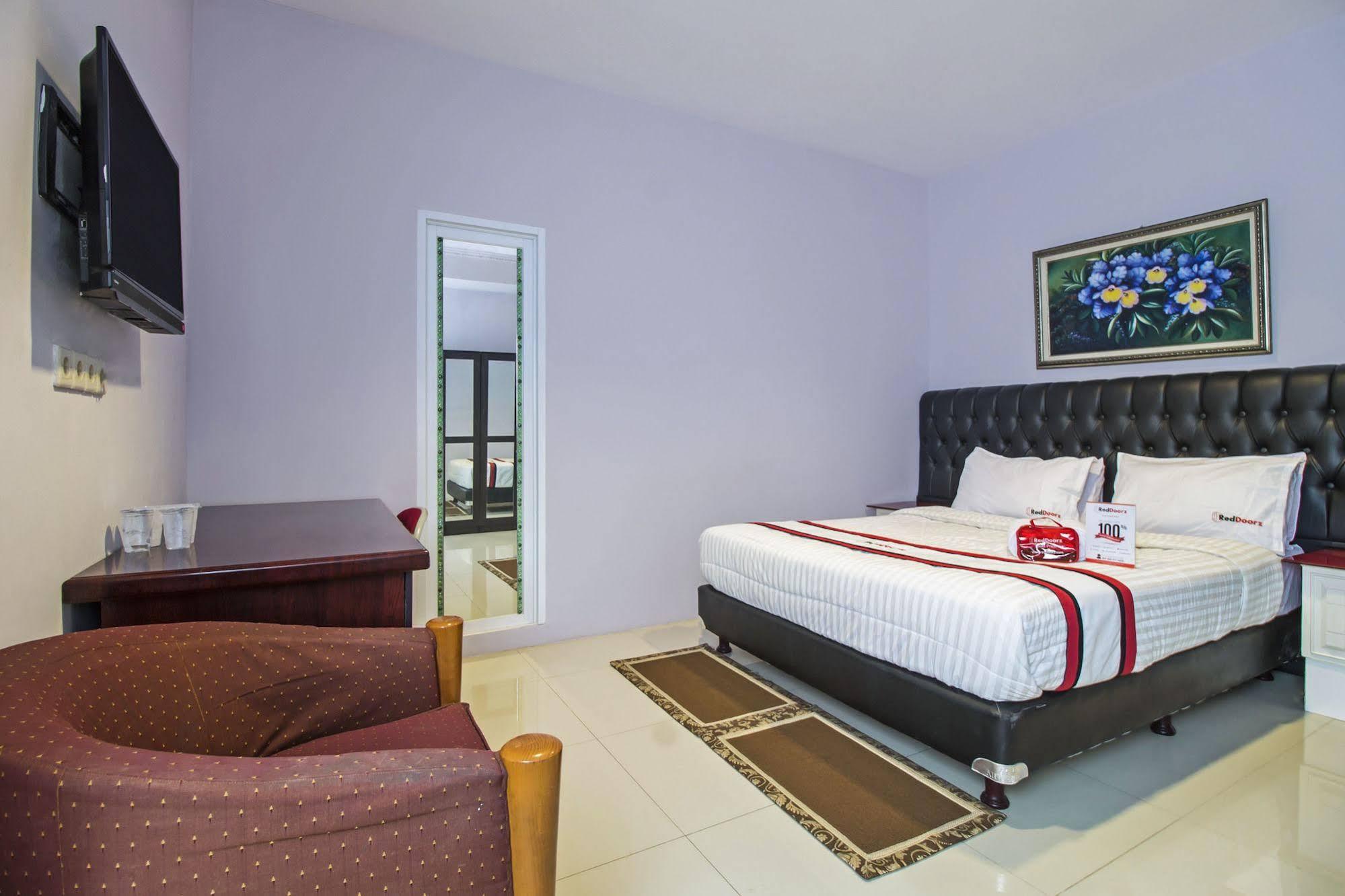 Reddoorz Plus @ Guntur Raya Setiabudi Cakarta Dış mekan fotoğraf