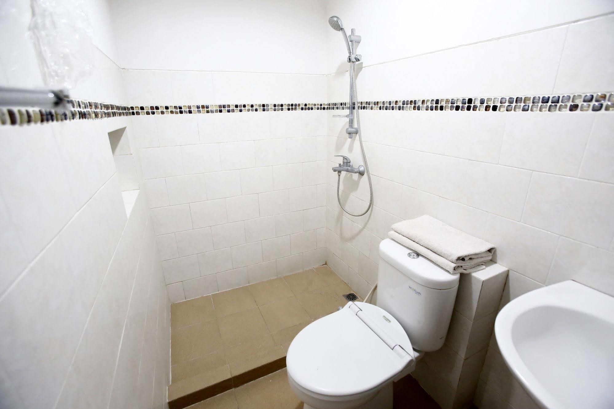 Reddoorz Plus @ Guntur Raya Setiabudi Cakarta Dış mekan fotoğraf