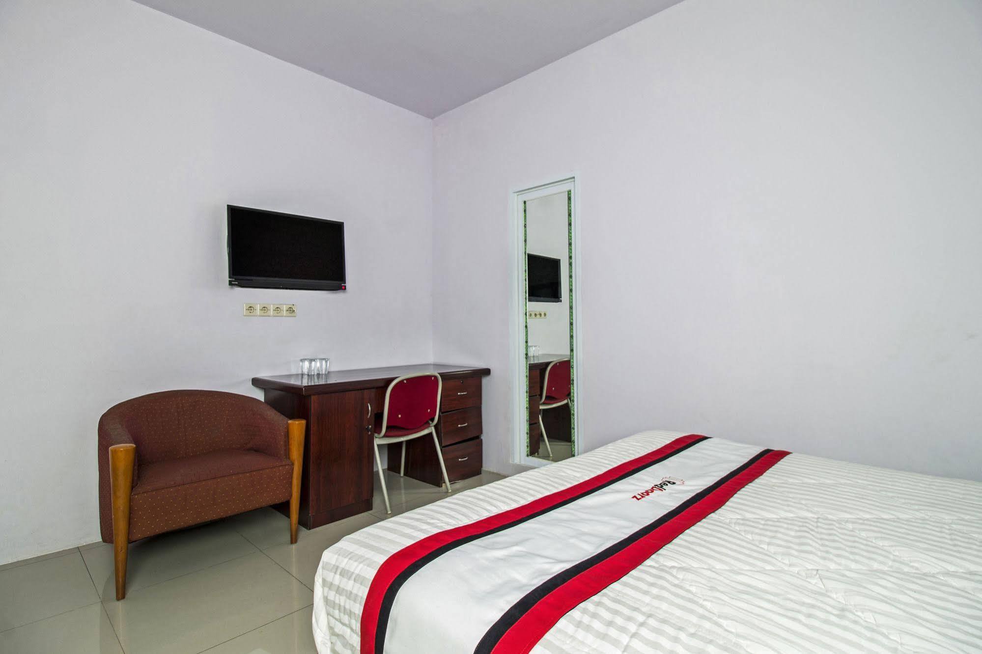 Reddoorz Plus @ Guntur Raya Setiabudi Cakarta Dış mekan fotoğraf