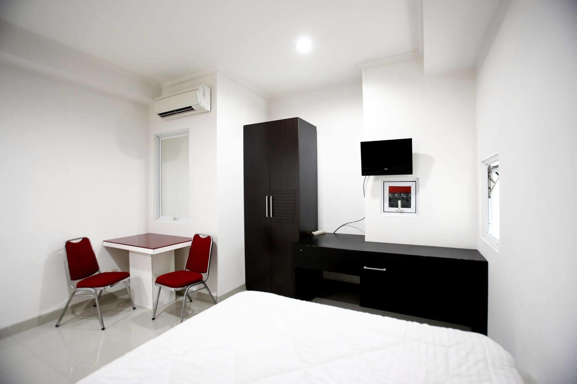 Reddoorz Plus @ Guntur Raya Setiabudi Cakarta Dış mekan fotoğraf